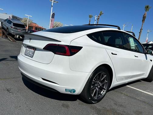 Pearl White Multi-Coat 2021 Tesla Model 3 Standard Range Plus