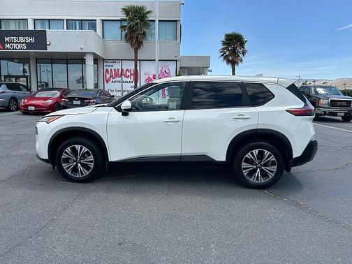 Pearl White Tricoat 2023 Nissan Rogue SV