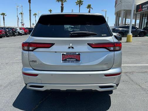 Cosmic Blue Metallic 2024 Mitsubishi Outlander SE S-AWC