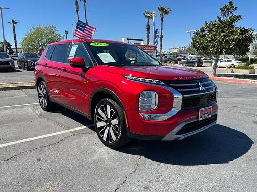 Red Diamond 2025 Mitsubishi Outlander SE 2.5 2WD