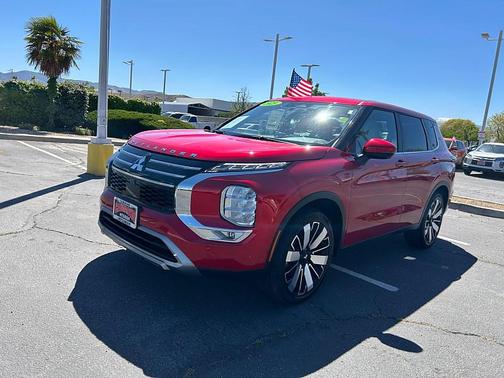 Red Diamond 2025 Mitsubishi Outlander SE 2.5 2WD