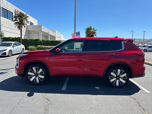 Red Diamond 2025 Mitsubishi Outlander SE 2.5 2WD