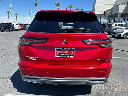 Red Diamond 2025 Mitsubishi Outlander SE 2.5 2WD