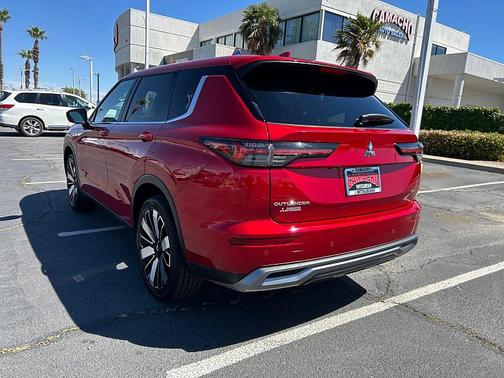 Red Diamond 2025 Mitsubishi Outlander SE 2.5 2WD