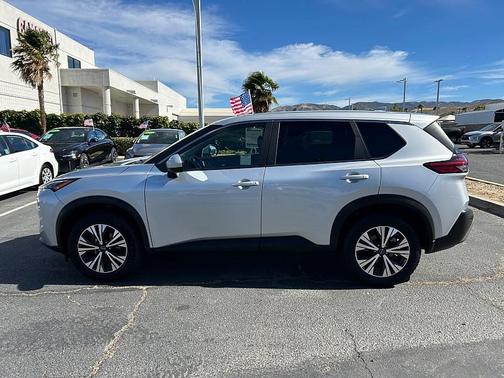 Brilliant Silver Metallic 2023 Nissan Rogue SV