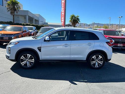 2025 Mitsubishi Outlander SE 2.5 2WD