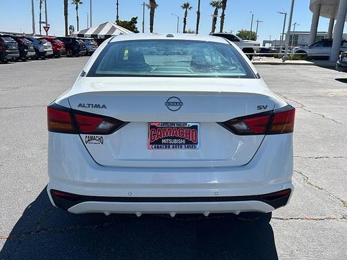 Pearl White Tricoat 2023 Nissan Altima 2.5 SV