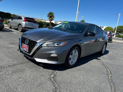 Gun Metallic 2019 Nissan Altima 2.5 SR