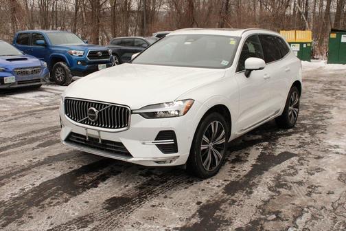 2023 Volvo XC60 B5 Plus Bright Theme