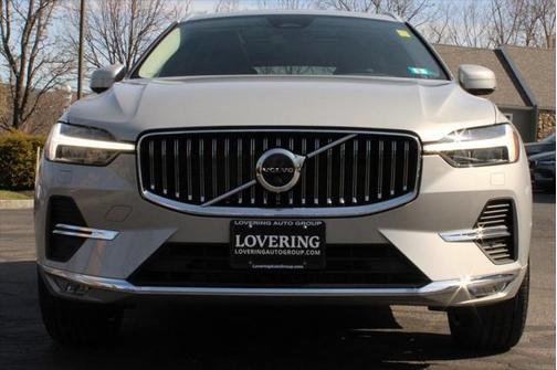 2023 Volvo XC60 B5 Plus Bright Theme