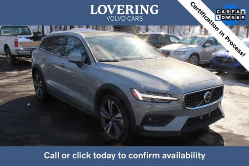 2025 Volvo V60 Cross Country Plus, B5 AWD Gas (mild hybrid)