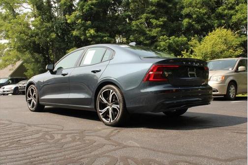 2025 Volvo S60 B5 Core