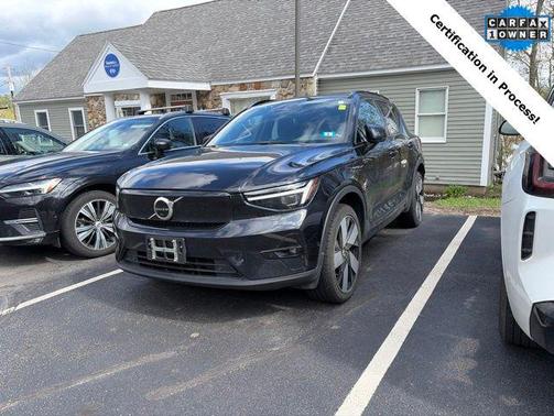 Onyx Black Metallic 2023 Volvo XC40 Recharge Pure Electric Twin Ultimate