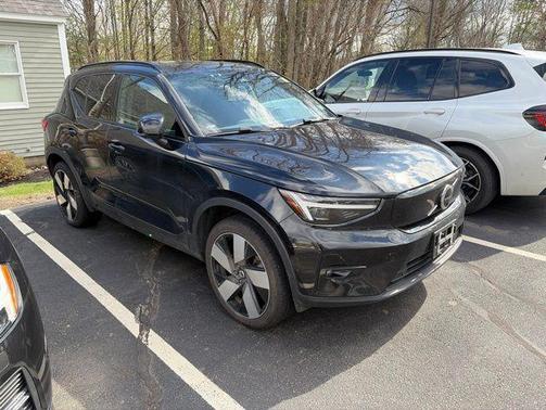 Onyx Black Metallic 2023 Volvo XC40 Recharge Pure Electric Twin Ultimate