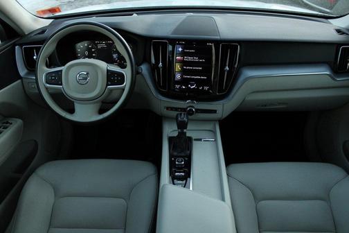 2021 Volvo XC60 T5 Momentum