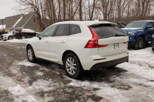 2021 Volvo XC60 T5 Momentum