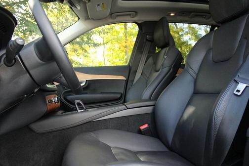 2024 Volvo XC90 B6 Plus Bright Theme 7-Seater