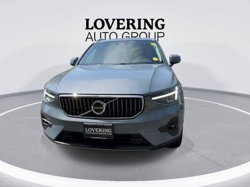 Thunder Grey Metallic 2023 Volvo XC40 B5 Plus Bright Theme