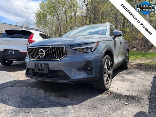 Thunder Grey Metallic 2023 Volvo XC40 B5 Plus Bright Theme