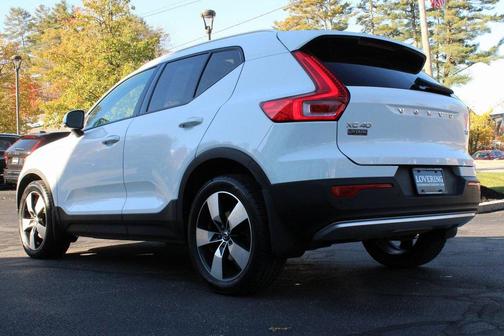 2020 Volvo XC40 T5 Momentum