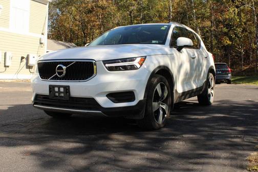 2020 Volvo XC40 T5 Momentum
