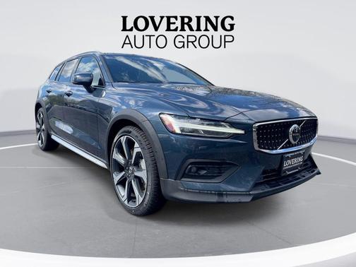 Denim Blue Metallic 2026 Volvo V60 Cross Country B5 Ultra
