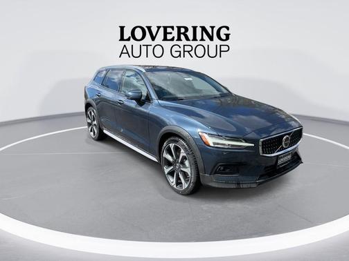 Denim Blue Metallic 2026 Volvo V60 Cross Country B5 Ultra
