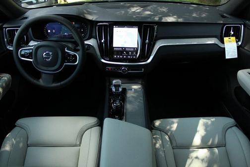 2026 Volvo V60 Cross Country B5 Ultra