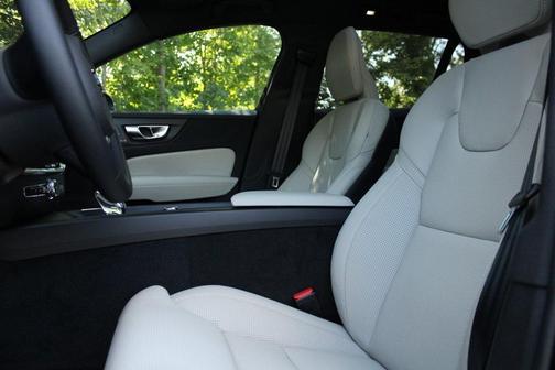 2026 Volvo V60 Cross Country B5 Ultra