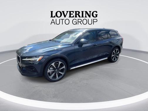 Denim Blue Metallic 2026 Volvo V60 Cross Country B5 Ultra
