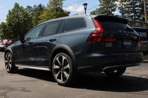 2026 Volvo V60 Cross Country B5 Ultra