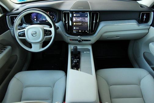 2023 Volvo XC60 B5 Plus Bright Theme
