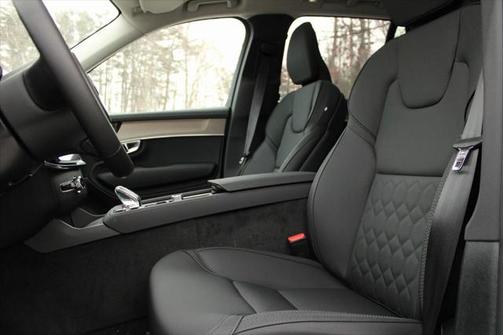2025 Volvo XC90 B6 Plus 7-Seater