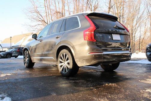 2024 Volvo XC90 B6 Plus Bright Theme 7-Seater