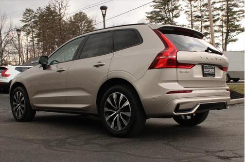 2023 Volvo XC60 B5 Plus Dark Theme