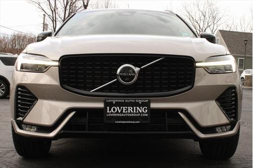 2023 Volvo XC60 B5 Plus Dark Theme