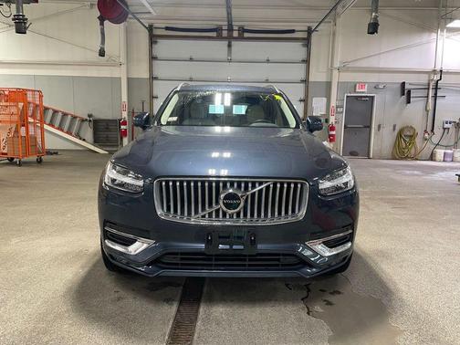 Denim Blue Metallic 2024 Volvo XC90 B6 Plus Bright Theme 7-Seater