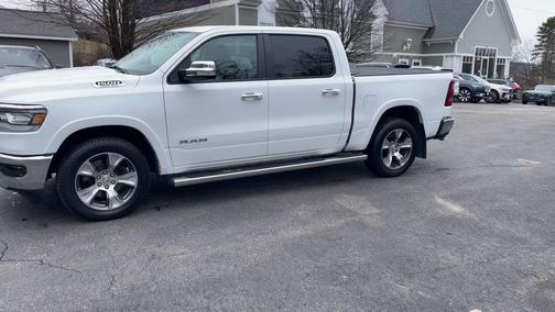 Bright White Clearcoat 2020 RAM 1500 Laramie