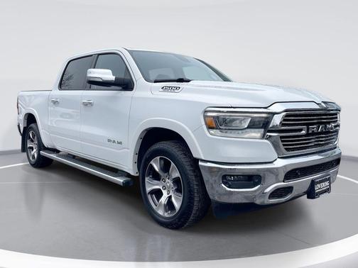 Bright White Clearcoat 2020 RAM 1500 Laramie