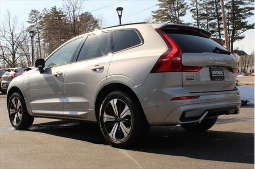2024 Volvo XC60 Recharge Plug-In Hybrid T8 Plus Dark Theme