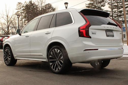 2025 Volvo XC90 B5 Plus 7-Seater