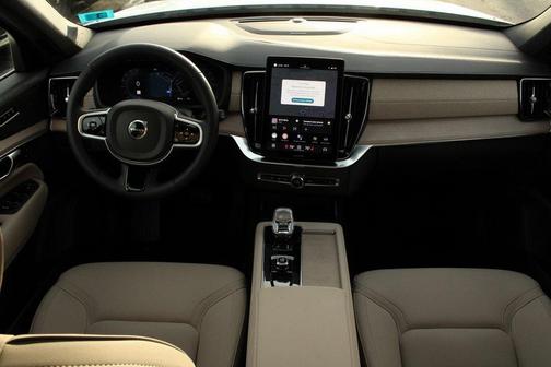 2025 Volvo XC90 B5 Plus 7-Seater