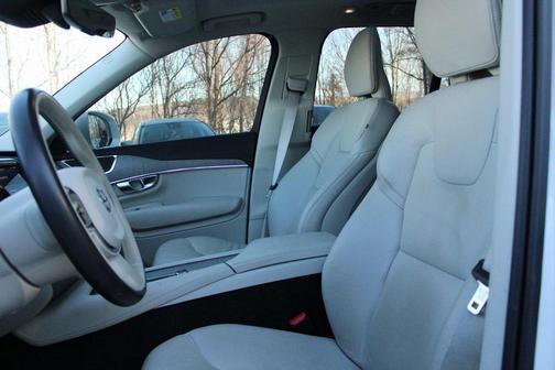 2023 Volvo XC90 B6 Plus 6-Seater