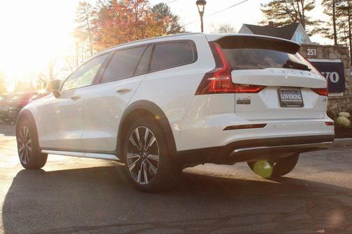 2026 Volvo V60 Cross Country B5 Ultra