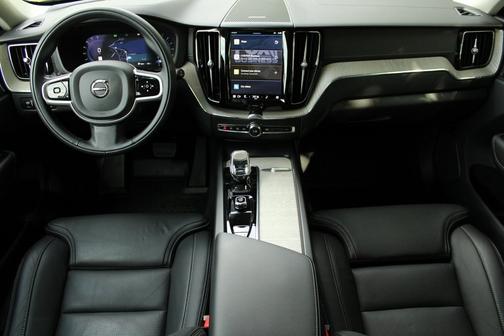 2022 Volvo XC60 B5 Inscription