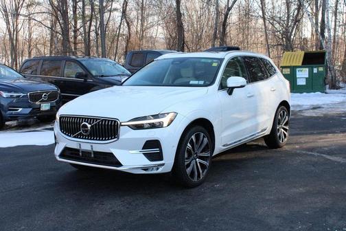 2023 Volvo XC60 B6 Ultimate Bright Theme