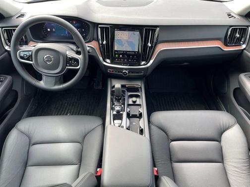 Vapour Grey Metallic 2026 Volvo V60 Cross Country B5 Plus
