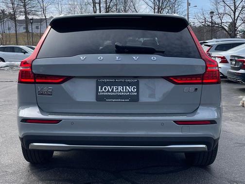 Vapour Grey Metallic 2026 Volvo V60 Cross Country B5 Plus