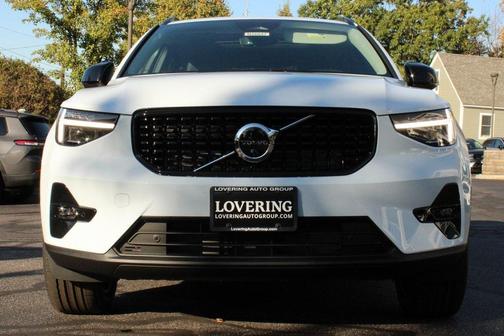 2026 Volvo XC40 B5 Plus