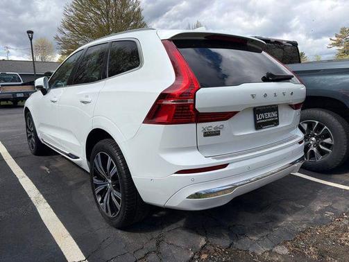 Crystal White Metallic 2023 Volvo XC60 B5 Plus Bright Theme